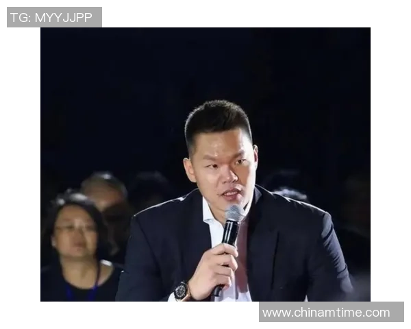 广东男篮官方入队典礼:朱芳雨给新援发球衣 崔永熙暴扣焦泊乔缺席